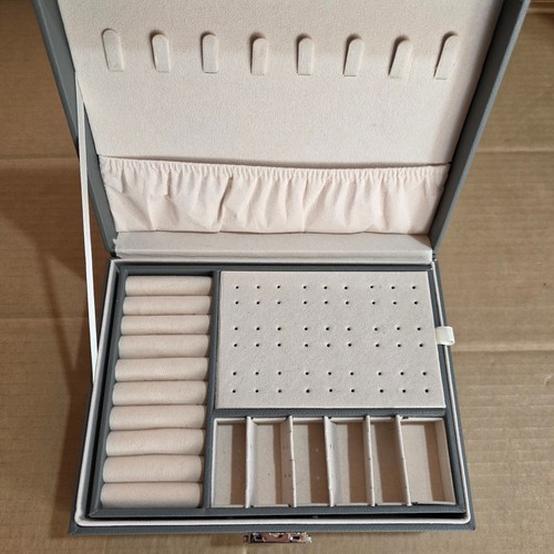 Layer grey jewellery box - layer,